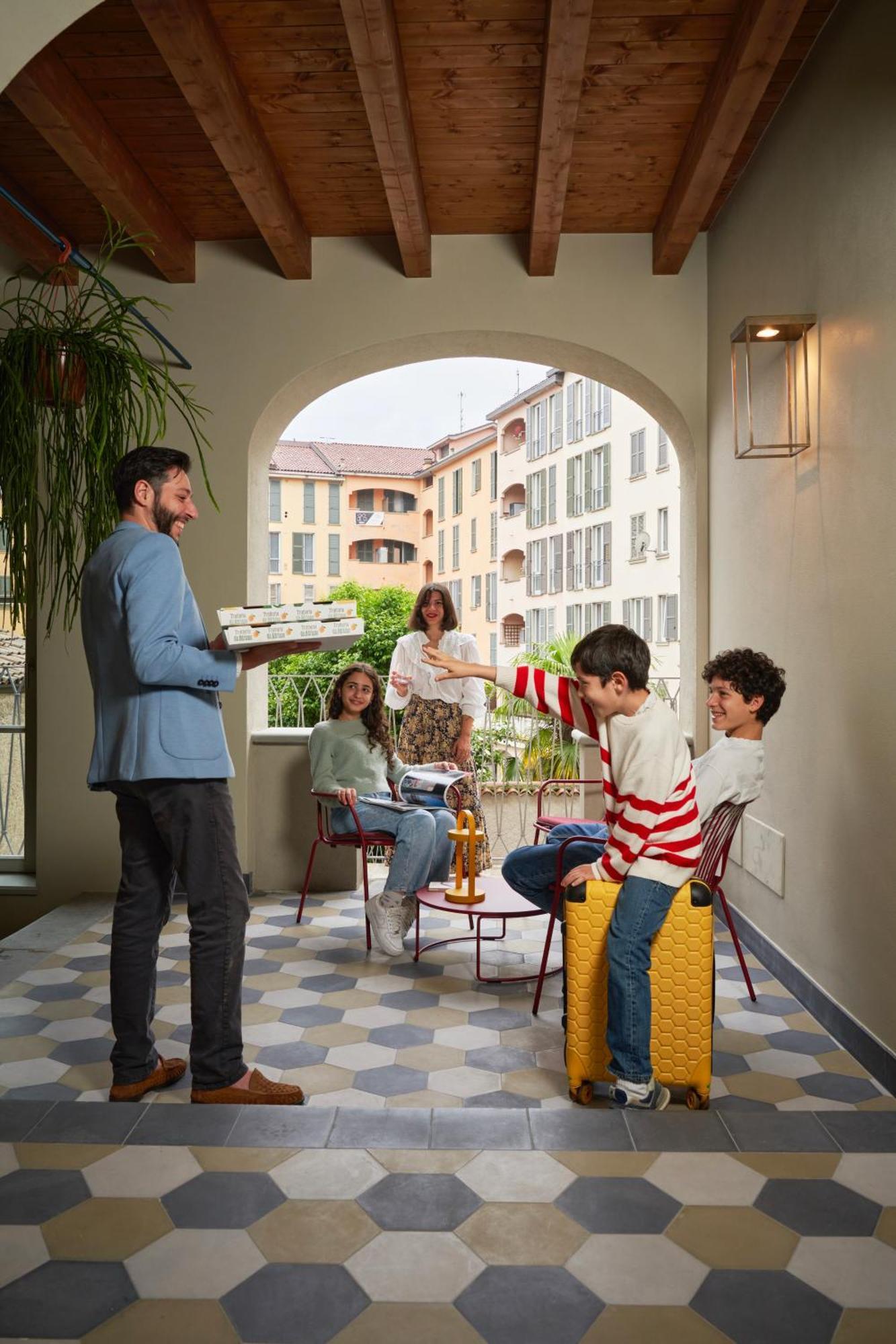 Rego Apartments - Boutique Aparthotel & Serenity Spa With Some Off-Site Apartments In The Heart Of Bergamo City Center Exterior photo