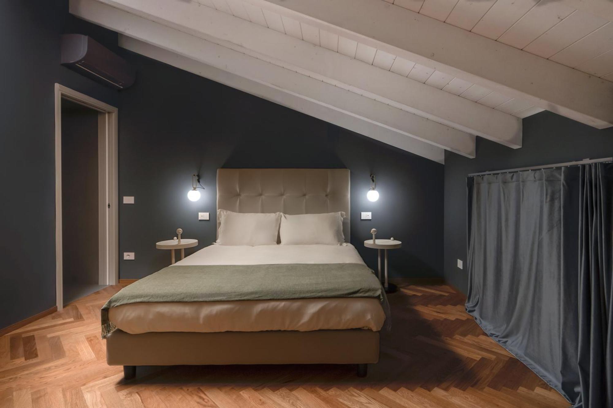 Rego Apartments - Boutique Aparthotel & Serenity Spa With Some Off-Site Apartments In The Heart Of Bergamo City Center Room photo